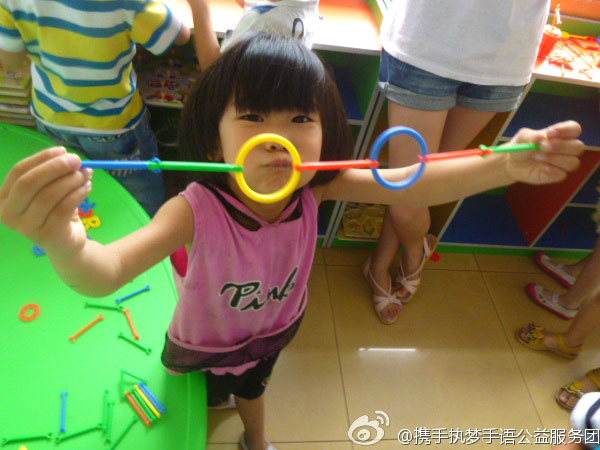 7��8����8��15����ɽ�|������W(xu��)���y�ֈ�(zh��)��(m��ng)�����Z(y��)�������(w��)�F(tu��n)��ɽ�|�Ͳ��e�k�˞���37��Ĺ�����(d��ng)�������������؅^(q��)���L�@����ͯ�ļ�ͥ���˽Ⲣӛ��@����ͯ����ͽ�����r���_(k��i)չ�o(w��)�ϵK���Z(y��)��Ӗ(x��n)�����D��ɽ�|ʡ�Ͳ��а��`����(f��)���ĵĺ��ӂ�չʾ�����Ą�(chu��ng)���ֹ���