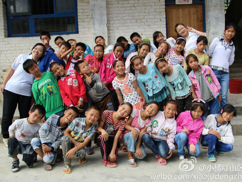 �挦���������ķքe���V�|�̌WԺ��С�ٟ���ɽ�^(q��)���W����֧���꠆T�ͺ��ӂ���ʮ�ֲ�����7��29�գ����ˌ��g����Ц�ݶ���������꠆T�c���ӂ��Ĕz��һ�M�༉��Ӱ��