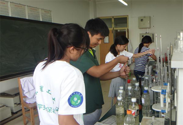 �(du��)�T��?c��)ڌ?sh��)�(y��n)�Ҍ�(du��)�ɼ��؁���ˮ���M(j��n)�Ќ�(sh��)�(y��n)����,����(du��)��Ҫ����ˮ�ӵ�PH�������늌�(d��o)���������ȹ����(xi��ng)ָ��(bi��o)�ęz�y����(sh��)��(j��)�M(j��n)��̎����