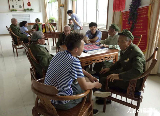 ���^�F���I(y��)���g(sh��)�W(xu��)Ժ�Ӱ��tɫС���(du��)��(l��i)���Ӱ���һ����Ժ�����ϱ���