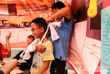 �Έ@���ϣ�С�����ݾ�ģ�M������