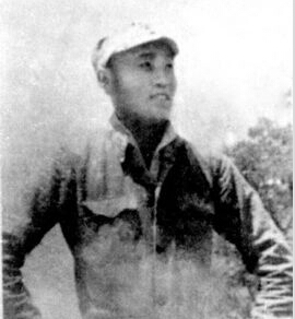 ���һ���1911��1941������Ұ�Q���M�����|��ʡ�|ꖿhʯ����������1930������Ї����a(ch��n)�h��1931�ꡰ��һ�ˡ���׃���l(f��)����(j��ng)У��ͬ��������W(xu��)���ؼ��l(xi��ng)������1932��5���ڼ��l(xi��ng)�M����ƽ�|�����x��܊�����������ô�������ָ�]����(zh��n)�`��C�����˷Q��С��������1935�ꅢ�ӡ�һ��.�š��W(xu��)���ۇ��\�ӣ����u���\���еġ���������1939�����A��������(li��n)܊˾��T��������ΰ�·܊�x�켽܊�^(q��)��ʮ�F�F�L��1941��2��4�����r�ΰ�·܊�x�켽܊�^(q��)��ʮ�F�F�L���һ�����ָ�]�����R�I��(zh��n)���в��Ҡ�������H30�q��