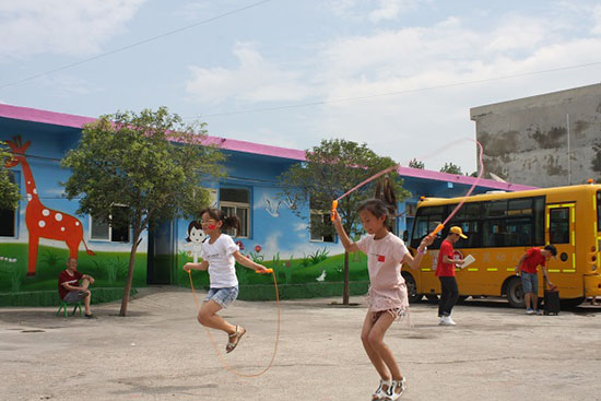 ���Ϲ��I(y��)��W(xu��)��(j��ng)���Q(m��o)�׌W(xu��)Ժ����ϵ�P�h�������ж�������������`꠵�����ʡƽ�ɽ���P�hѦ���(zh��n)���Ӝϴ���ӢС�W(xu��)�_չ֧�̻�����e�k��ӢС�W(xu��)��һ��Ȥζ�\�ӕ���׌�W(xu��)���w���W��ƥ�˾������D�����K��ِ��