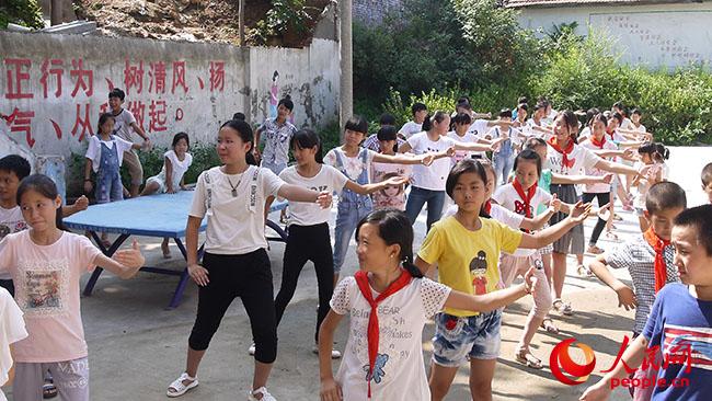 ���ϿƼ���W��һ��һ·���x��֧���c���ʷ�ؚ�{�Ќ��`�F��������ꖿh��¹ɽ�(zh��n)�u�ŸG���_չ�x��֧�̺ͷ�ؚ�{�����D��־Ը�߽̺��ӂ�̫�Oȭ�����F��ṩ��