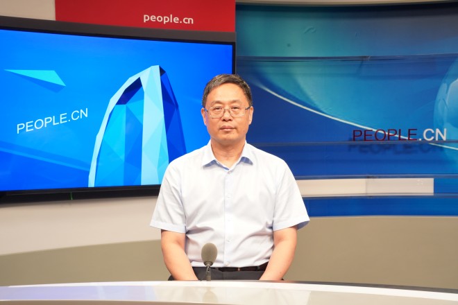 中國藝術(shù)研究院院長、黨委副書記周慶富做客人民網(wǎng)。張力洋攝