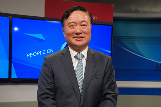 中國五礦集團(tuán)有限公司黨組書記、董事長翁祖亮做客人民網(wǎng)。實(shí)習(xí)生趙晉杰攝