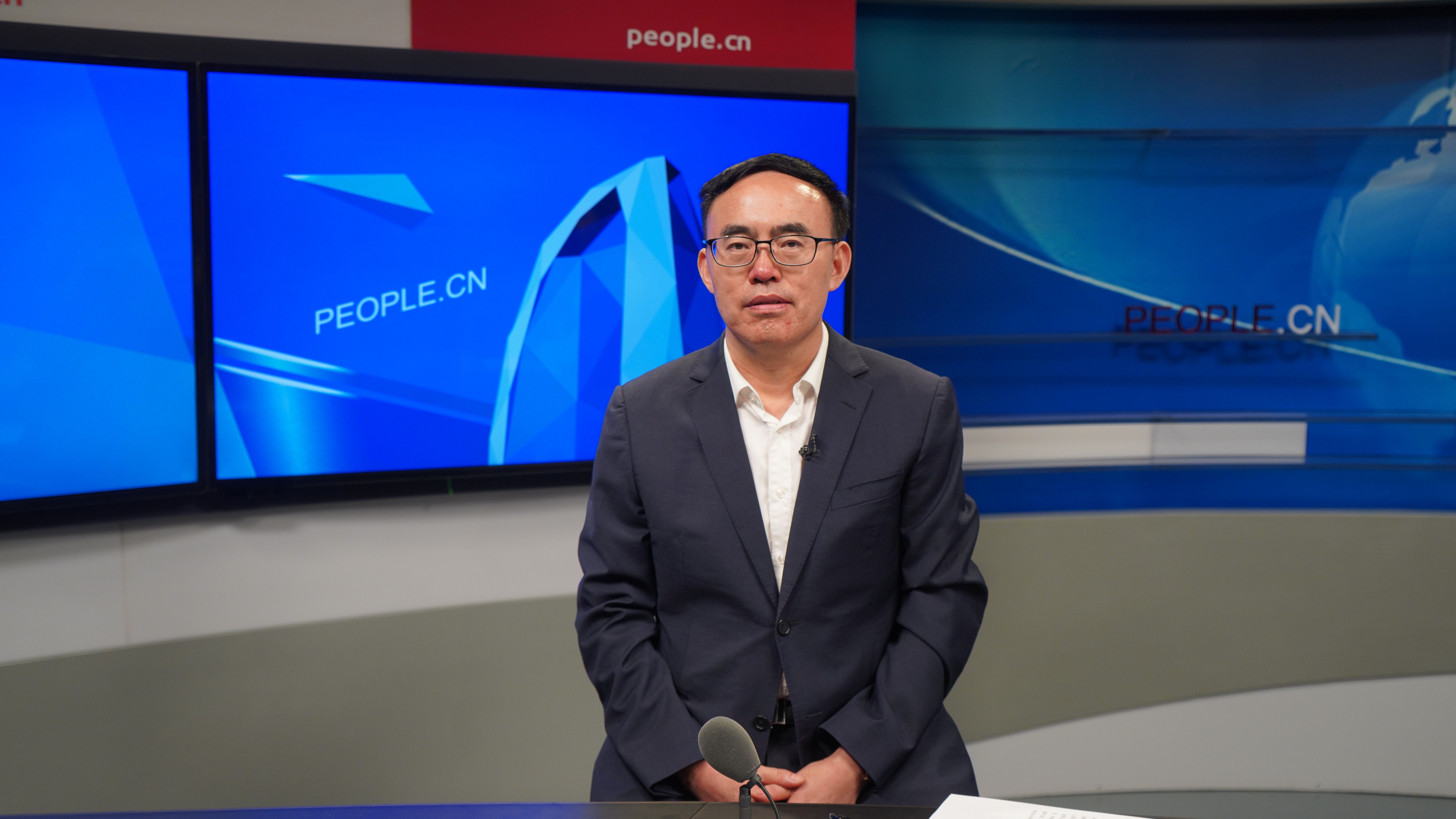 中國(guó)科學(xué)院院士、北京大學(xué)第六醫(yī)院院長(zhǎng)陸林做客人民網(wǎng)。實(shí)習(xí)生趙晉杰攝