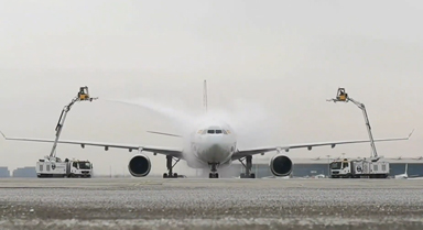 雪后飛機(jī)如何除冰？